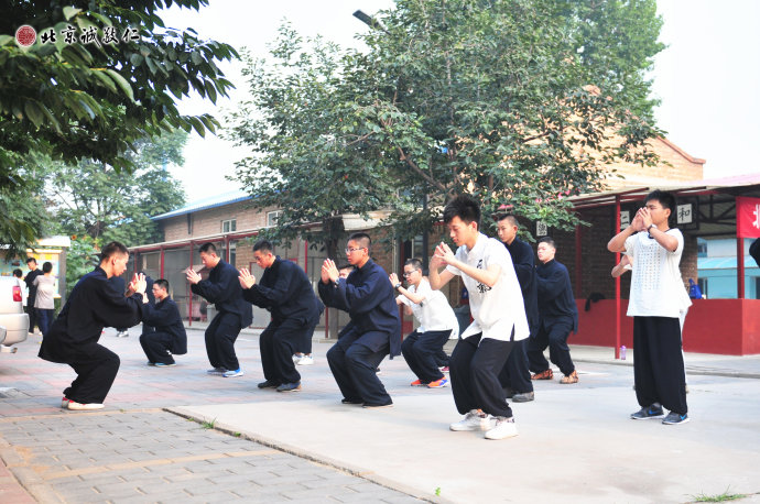 学员练习基本功泰山升气