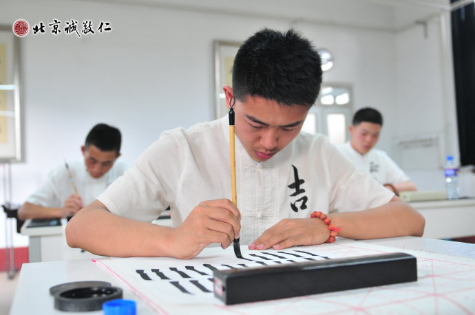 老学员习练小楷基本笔画