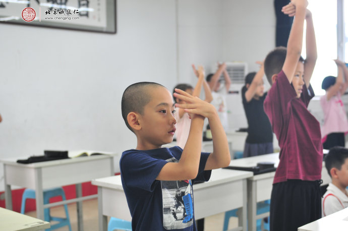 洪同学，8岁，老学员，书法习作「善、寿」