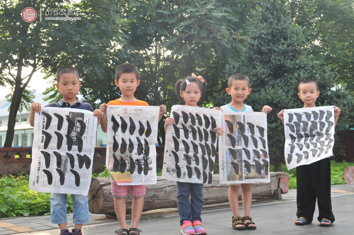 少儿班学员永字八法右侧点习作展示