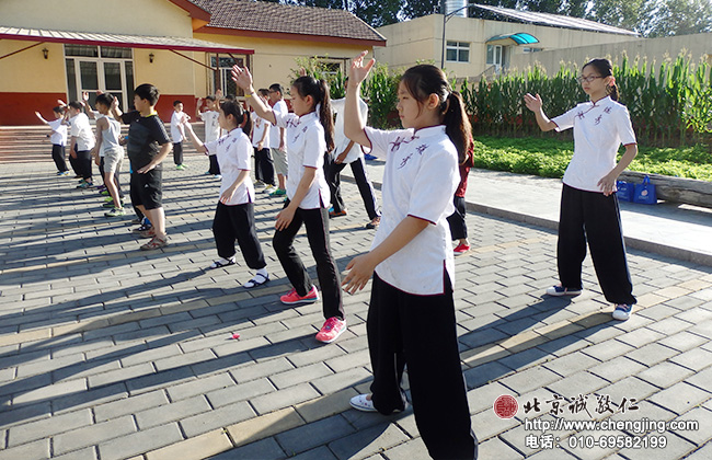 经过老师的指点，很快学员云手渐入佳境