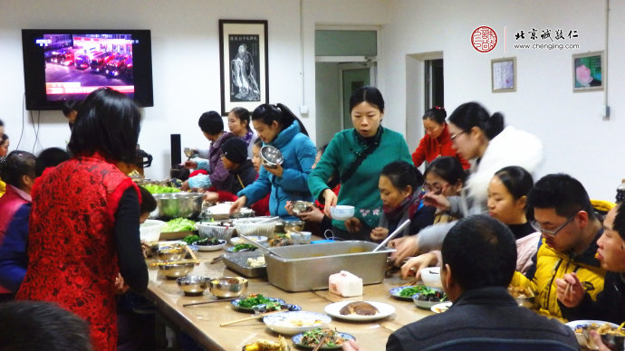 丰盛的年夜饭，送上满满的祝福与吉祥