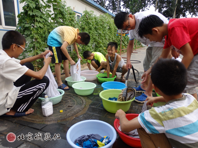 习劳知感恩，培养独立生活的能力